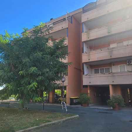 Alloggio Per Uso Turistico Ecm Giardino Di Roma Vitinia Esterno foto