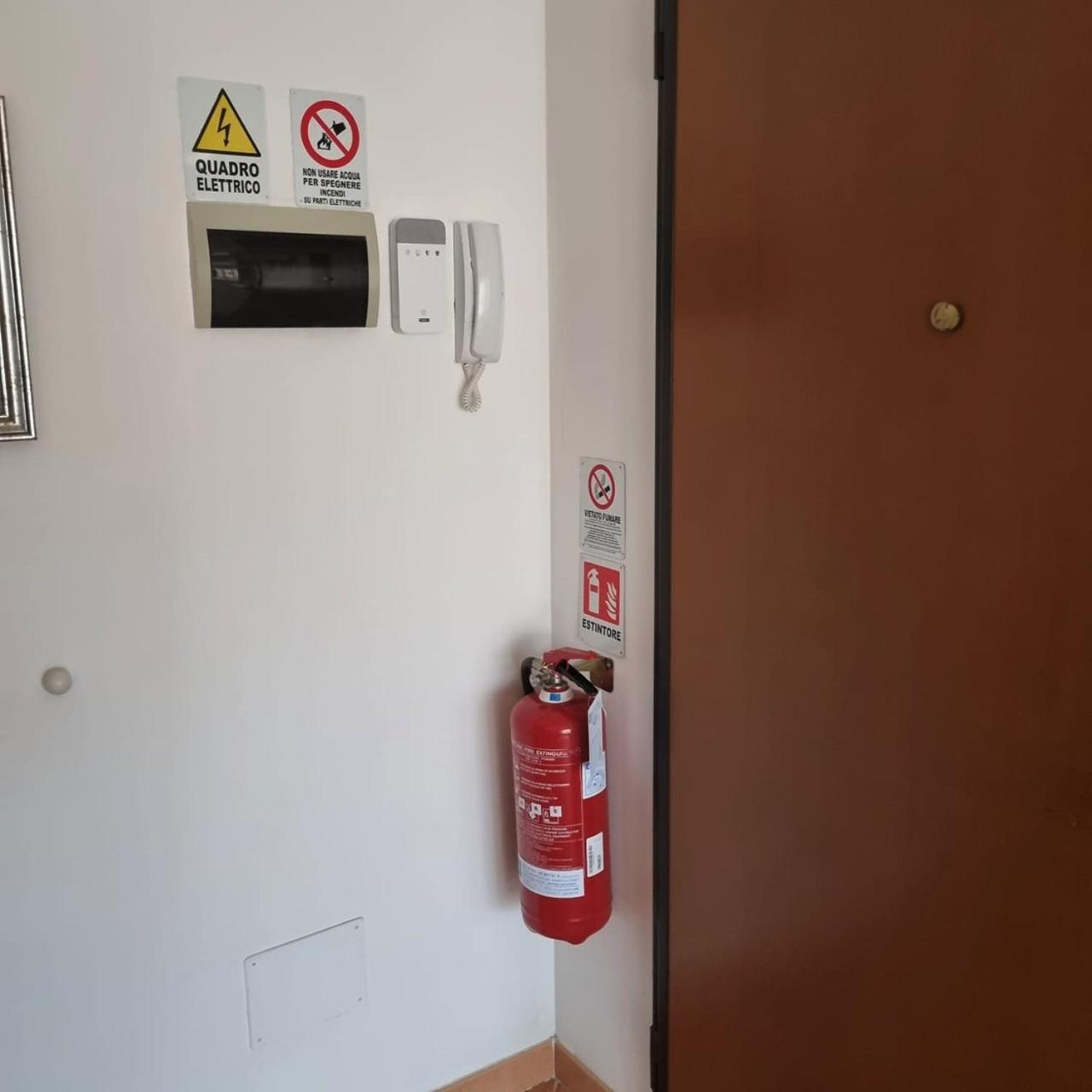 Alloggio Per Uso Turistico Ecm Giardino Di Roma Vitinia Esterno foto